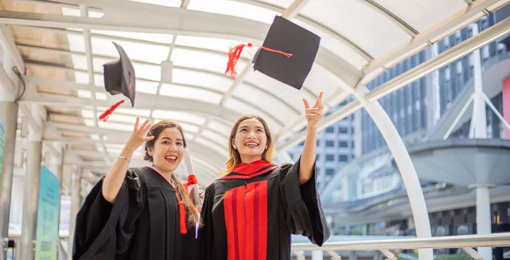 Scholarship in Canada without IELTS | Blog Image